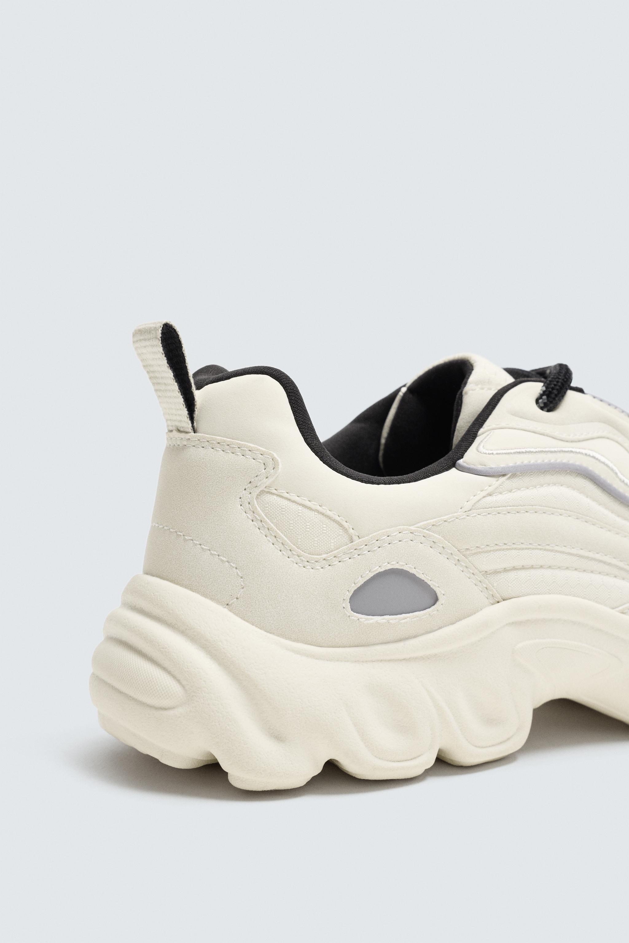 CHUNKY SOLE SNEAKERS
